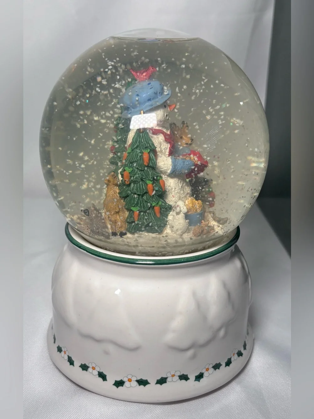 Pfaltzgraff Perennials Snow Village Musical Snow Globe Frosty the Snowman ☃️ ❄️